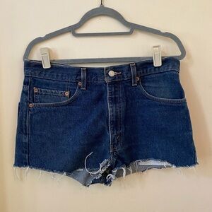 LEVI’S WOMENS 517 DENIM BLUE HAND CRAFTED DISTRESSED JEAN SHORTS W34